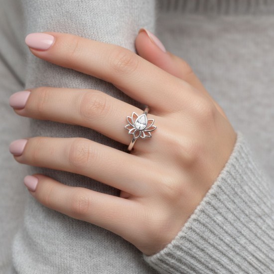Cincin Perak Crystal Lotus Cincin Perak Crystal Lotus