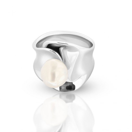 Tika Pearl Silver Ring