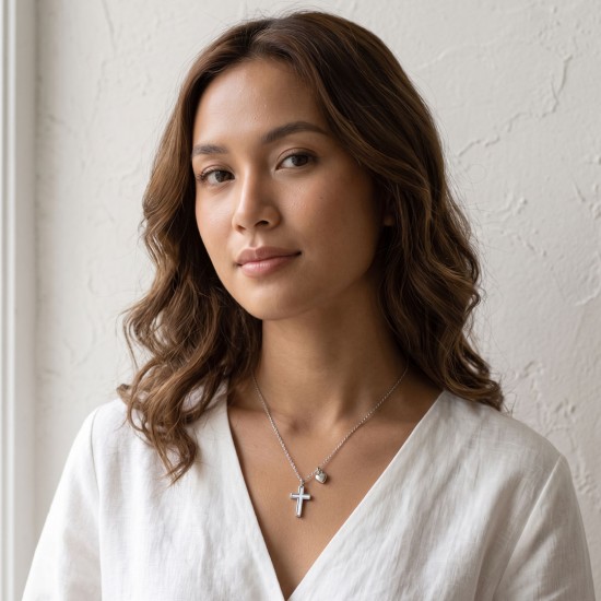 Cruz Mother Of Pearl Silver Necklace Cruz Mother Of Pearl Silver Necklace